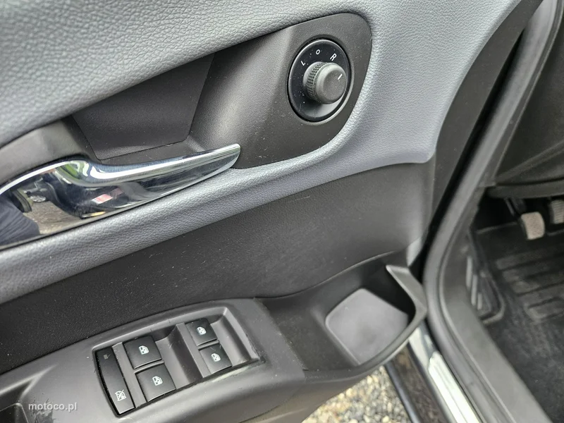 Opel Meriva B 10
