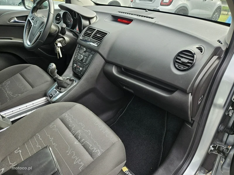 Opel Meriva B 12