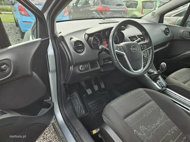 Opel Meriva B 6