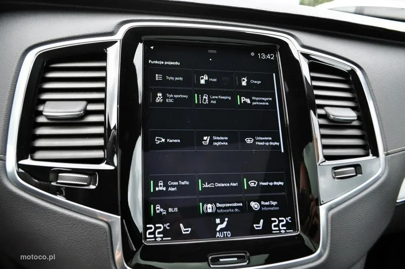 Volvo XC 90 25