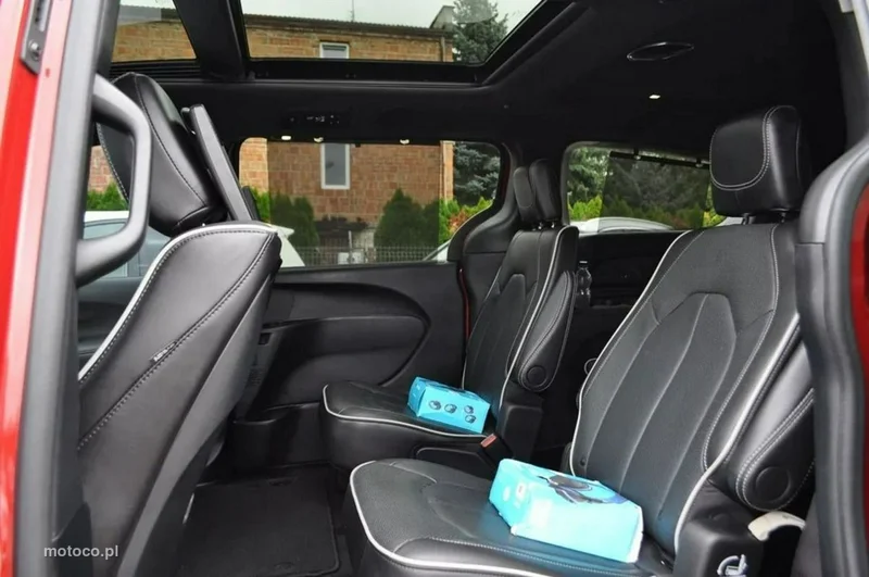 Chrysler Pacifica 19