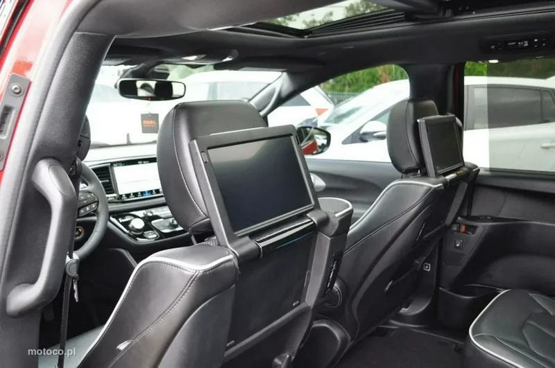 Chrysler Pacifica 20