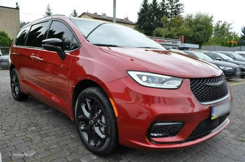 Chrysler Pacifica 8