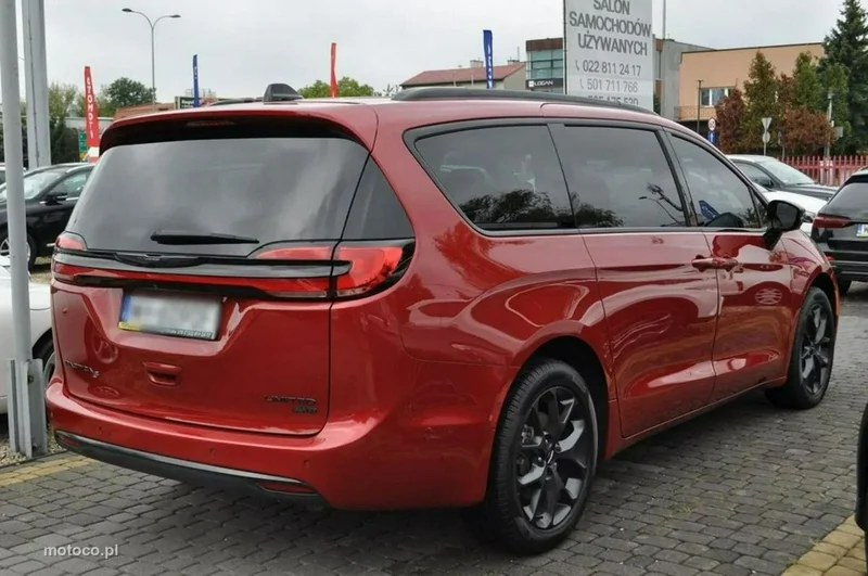 Chrysler Pacifica 10