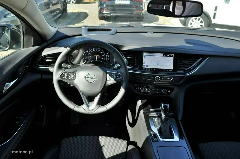 Opel Insignia B 12