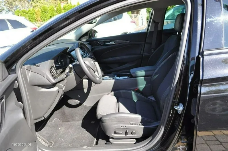 Opel Insignia B 10