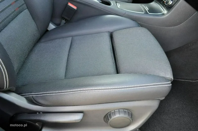Mercedes-Benz Klasa B W246 B 200 20