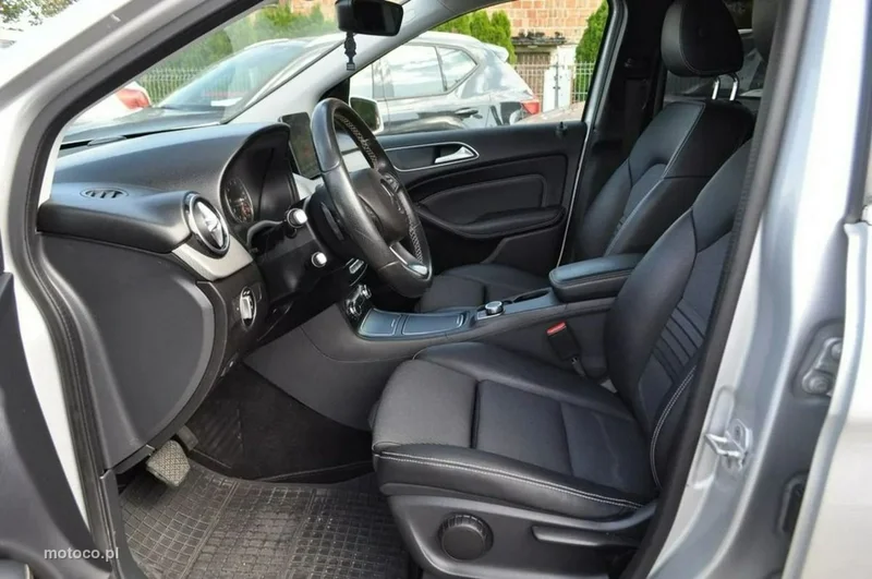 Mercedes-Benz Klasa B W246 B 200 7