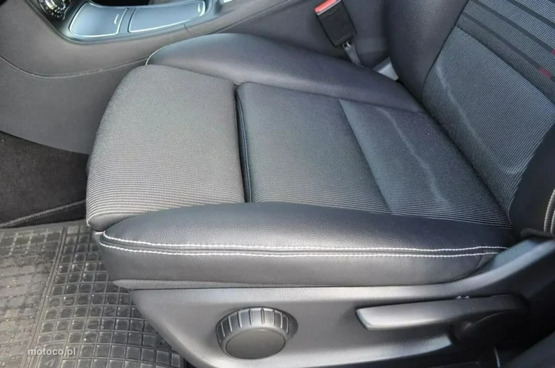 Mercedes-Benz Klasa B W246 B 200 10