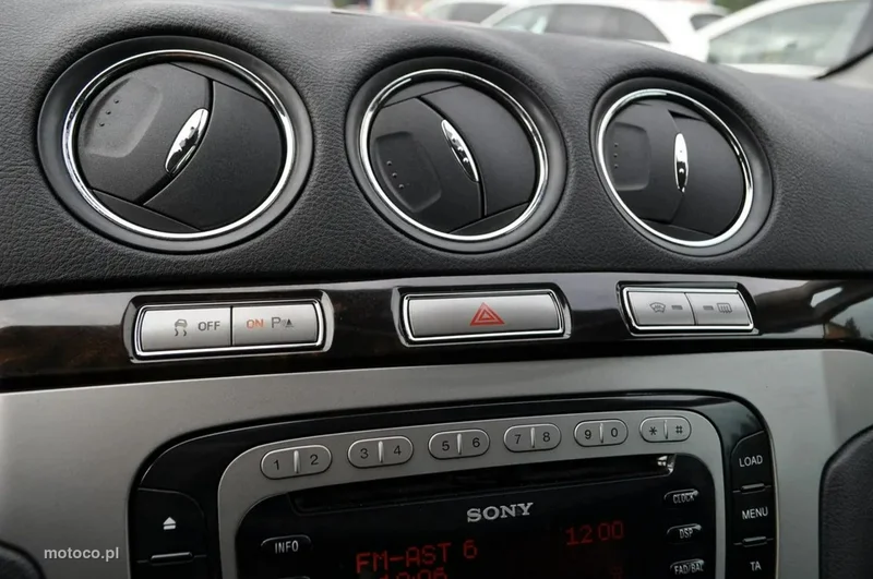 Ford Galaxy II 24