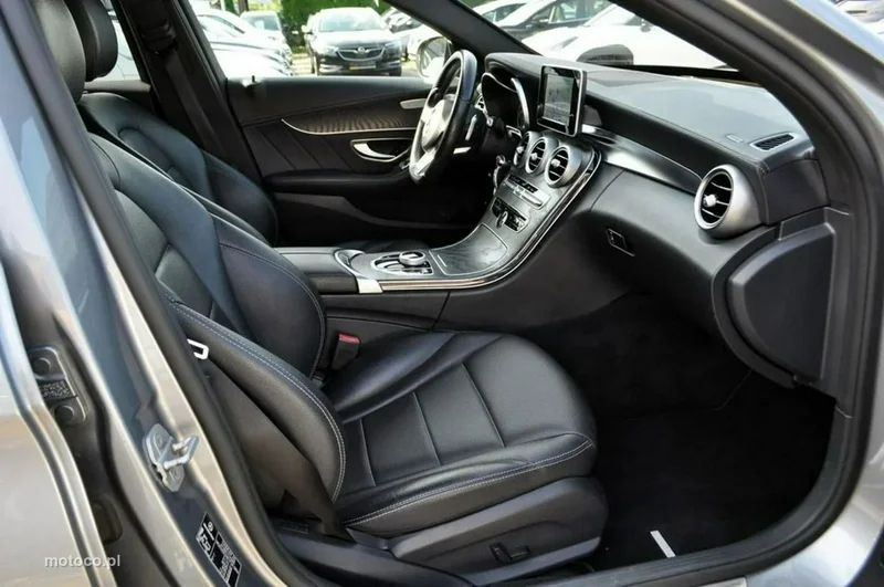 Mercedes-Benz Klasa C W205 C 300 14