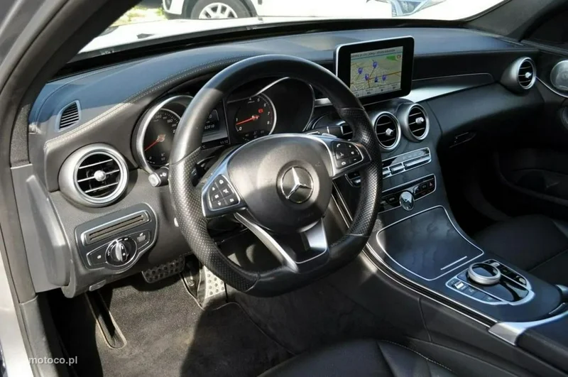 Mercedes-Benz Klasa C W205 C 300 29
