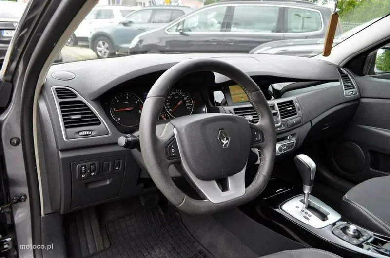 Renault Laguna III 13