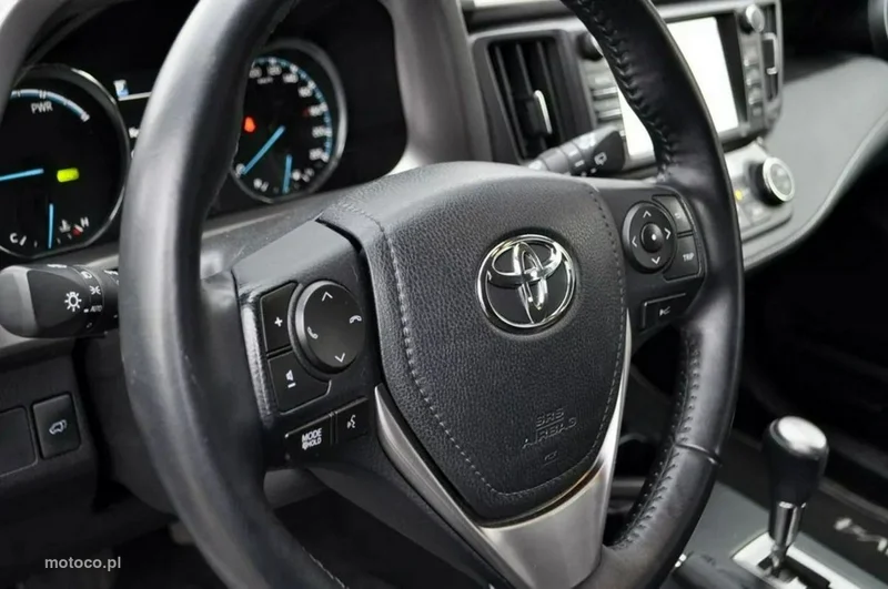 Toyota RAV 4 XA40 13