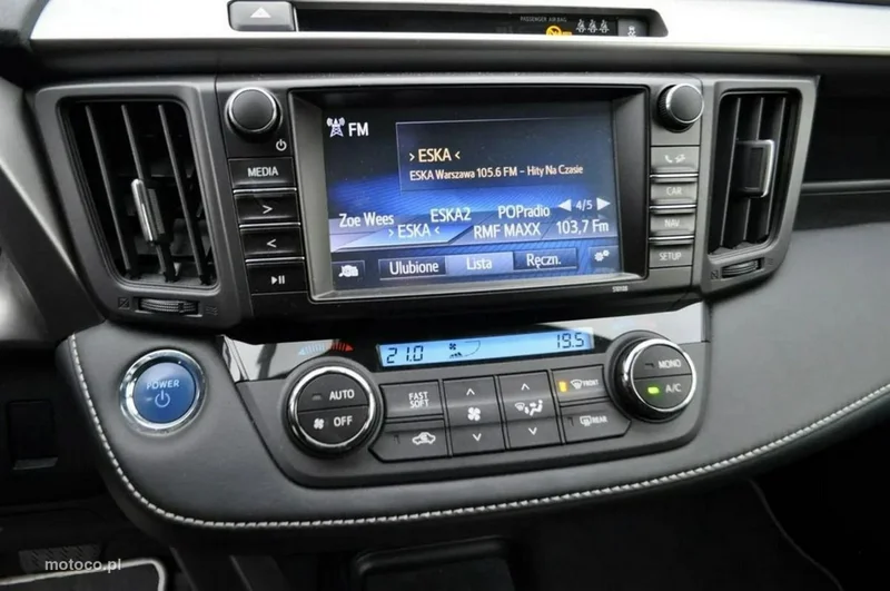 Toyota RAV 4 XA40 24