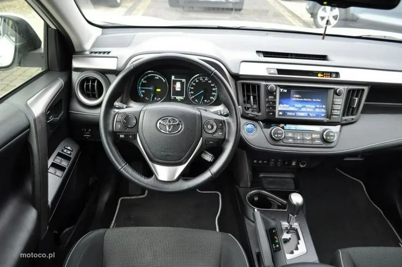 Toyota RAV 4 XA40 26