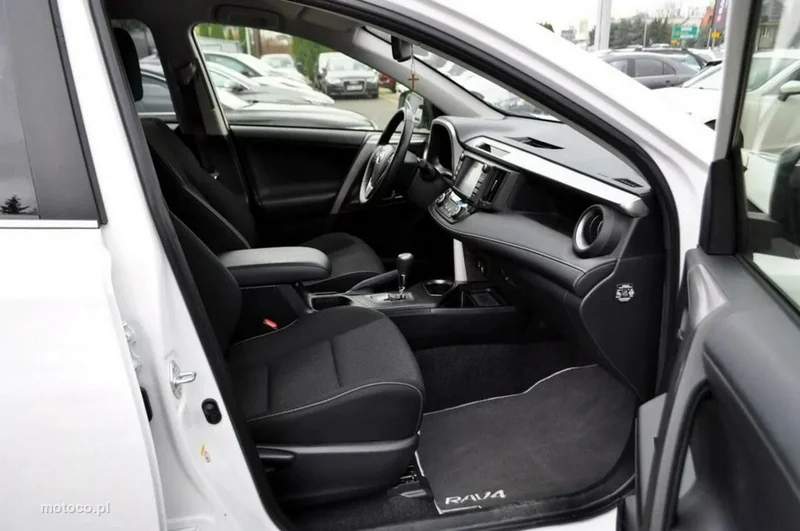 Toyota RAV 4 XA40 27