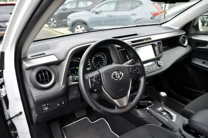 Toyota RAV 4 XA40 10