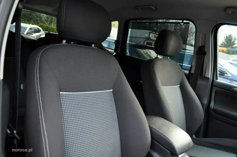 Ford S-Max I 32
