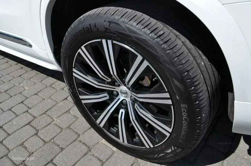 Volvo XC 90 11