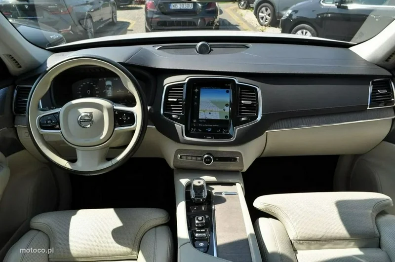 Volvo XC 90 21