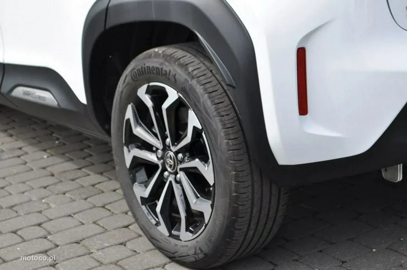 Toyota Yaris XP210 15