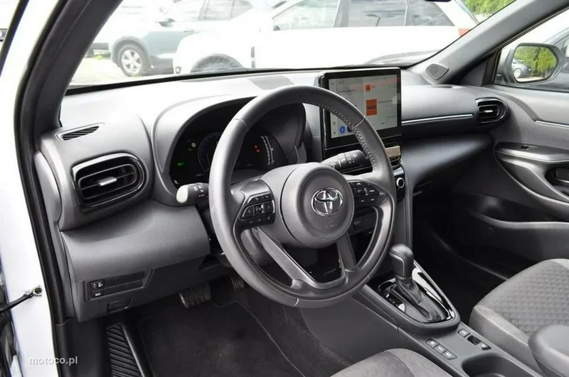 Toyota Yaris XP210 18