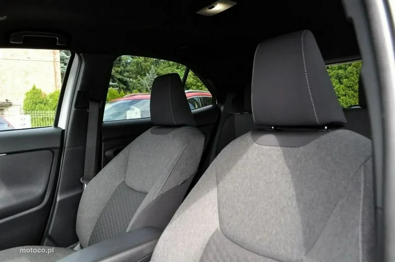 Toyota Yaris XP210 21