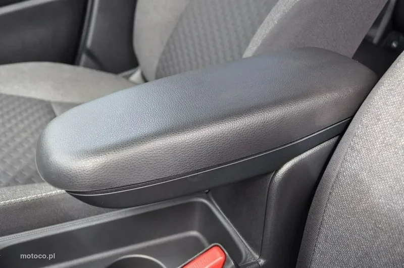 Toyota Yaris XP210 23