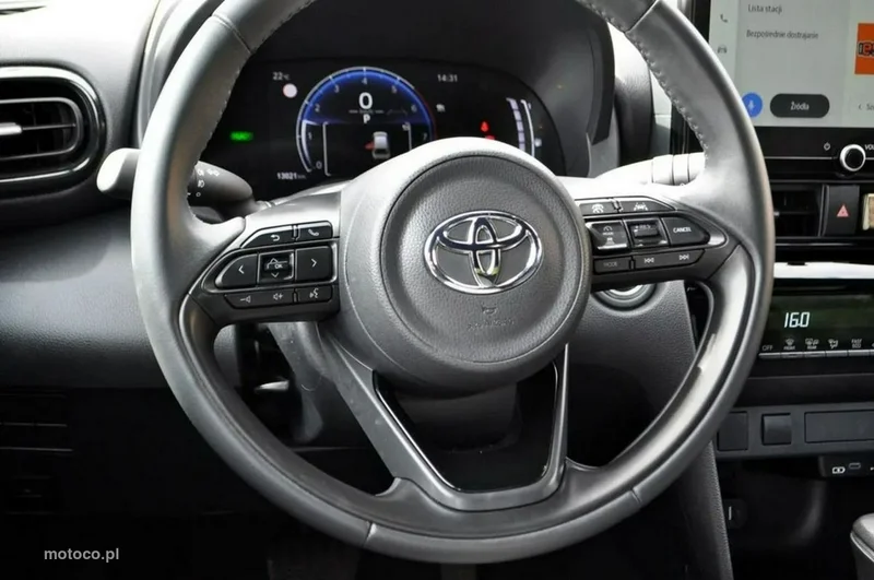 Toyota Yaris XP210 34