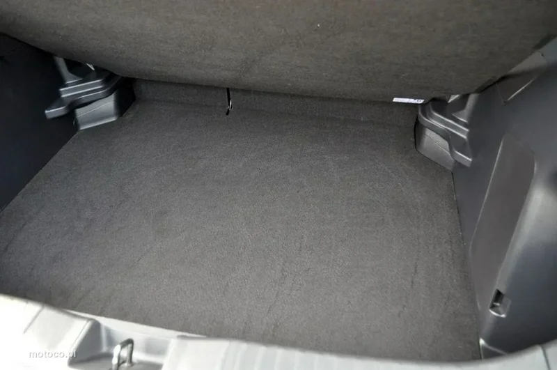 Toyota Yaris XP210 39