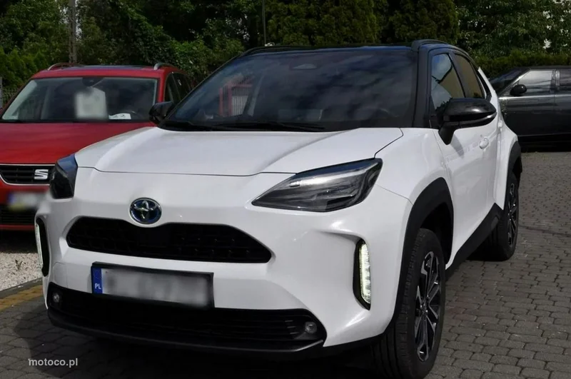 Toyota Yaris XP210 5