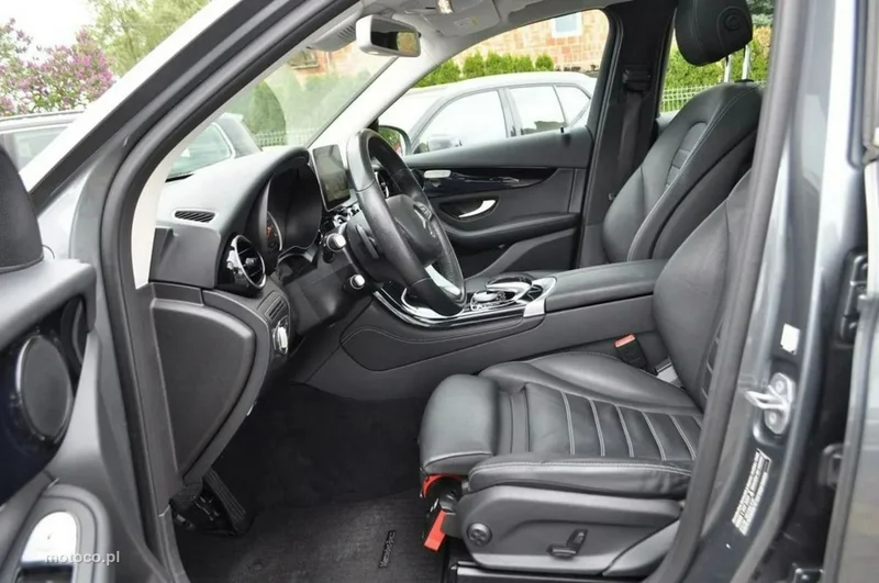 Mercedes-Benz GLC X253 350 13