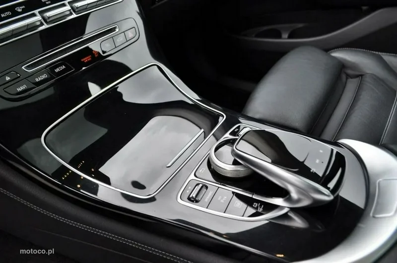 Mercedes-Benz GLC X253 350 21