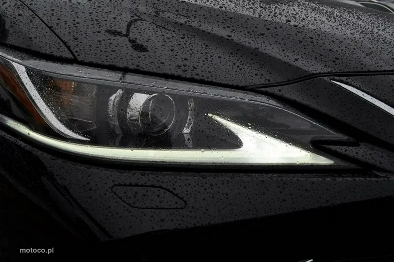 Lexus ES300 9