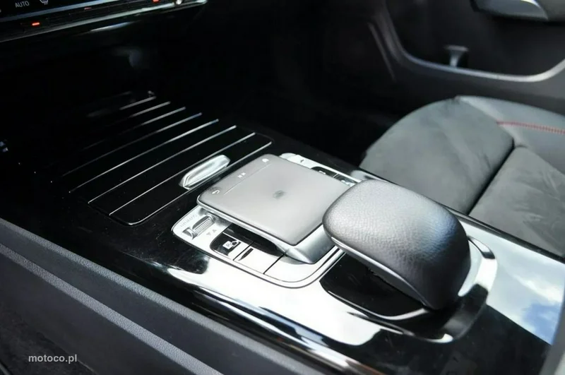 Mercedes-Benz CLA C118 200 17