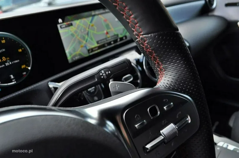 Mercedes-Benz CLA C118 200 21