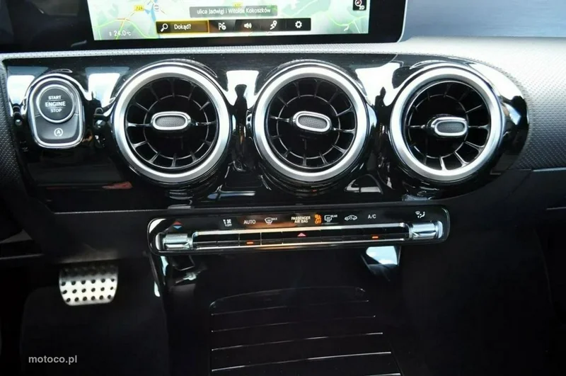 Mercedes-Benz CLA C118 200 29