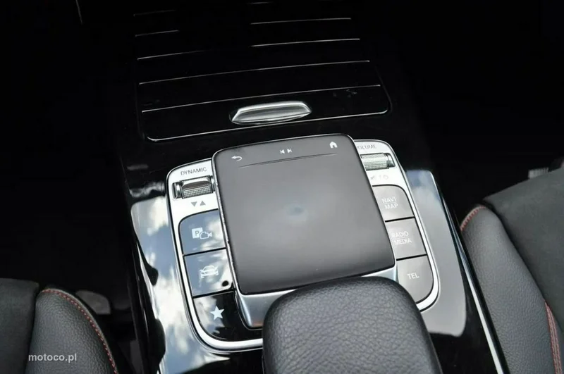 Mercedes-Benz CLA C118 200 30