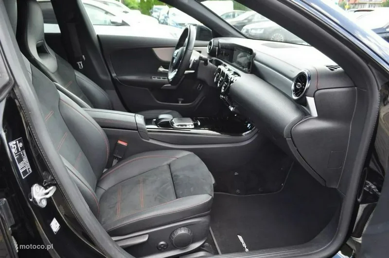 Mercedes-Benz CLA C118 200 34