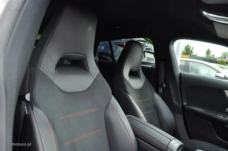 Mercedes-Benz CLA C118 200 36