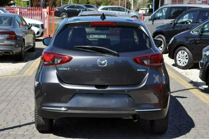 Mazda 2 13