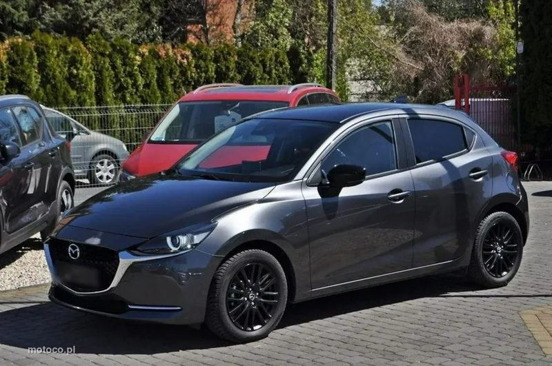 Mazda 2 3