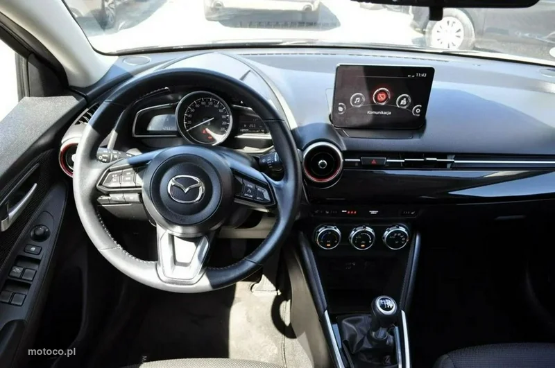 Mazda 2 32