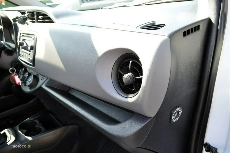 Toyota Yaris XP130 26