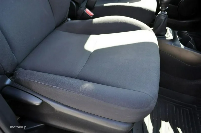 Toyota Yaris XP130 27