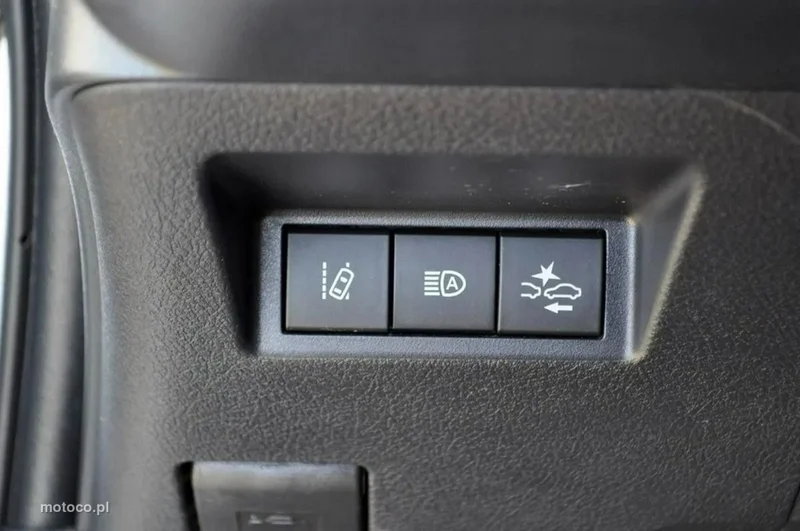 Toyota Yaris XP130 32