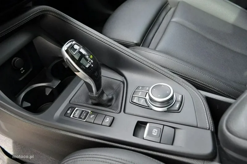 BMW X1 F48 23