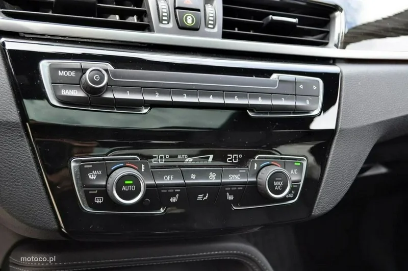 BMW X1 F48 24