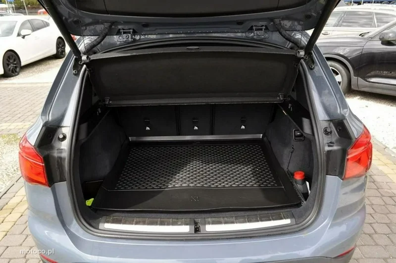 BMW X1 F48 37